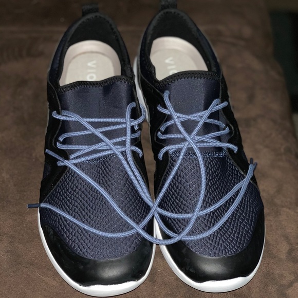 vionic women's sky storm active sneaker